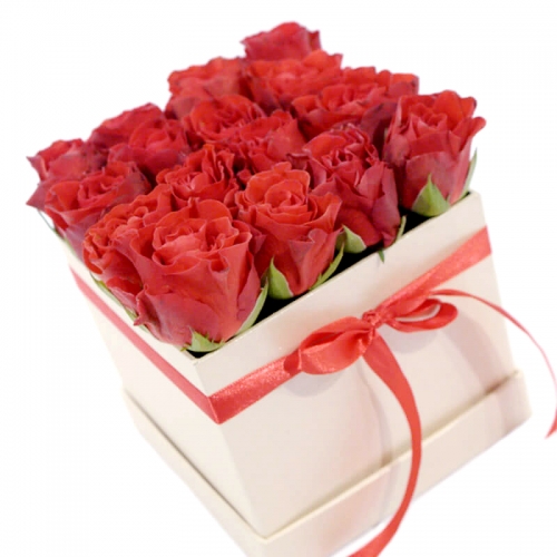 Букет цветов в коробке "С Днем Рождения"